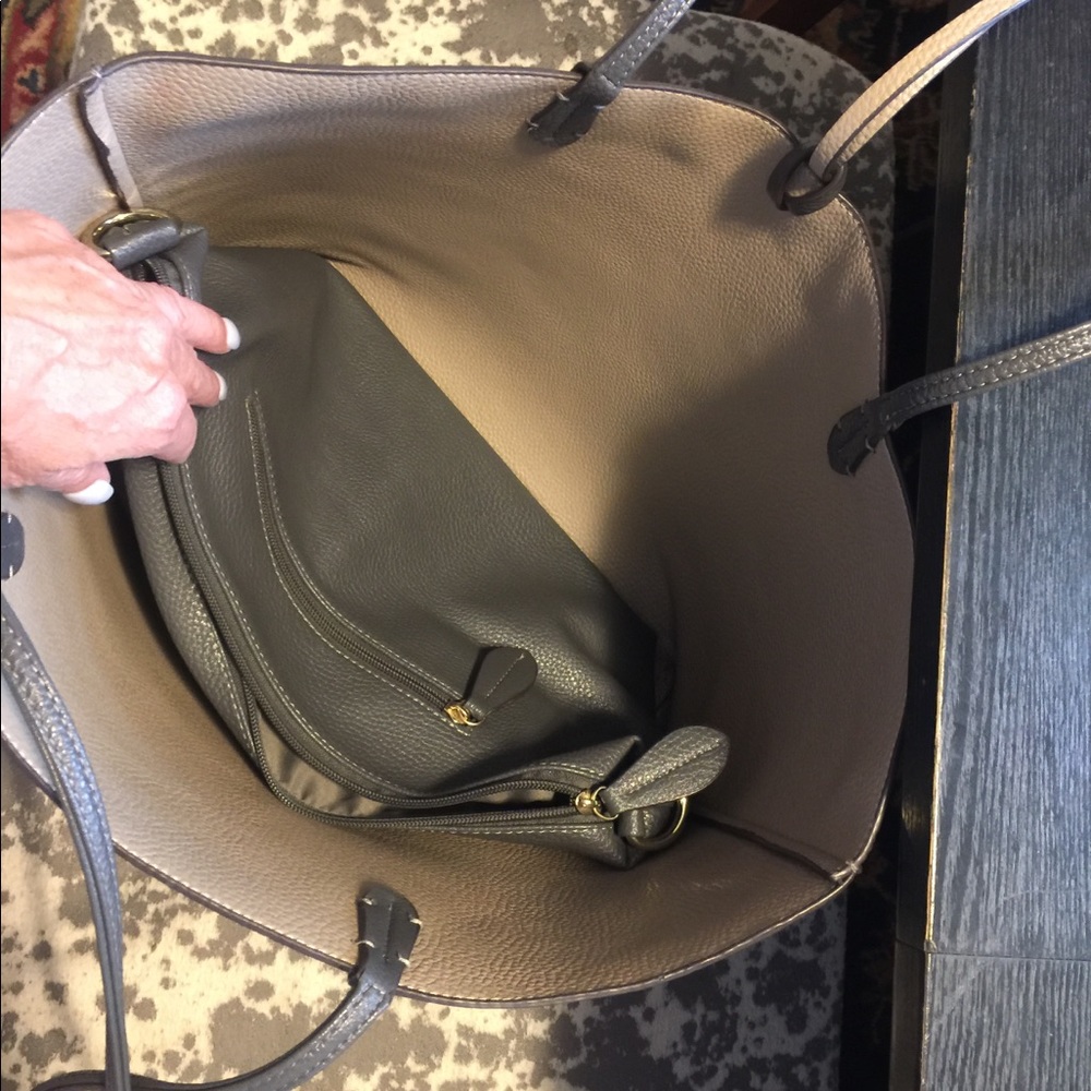 grey reversible tote with pouch